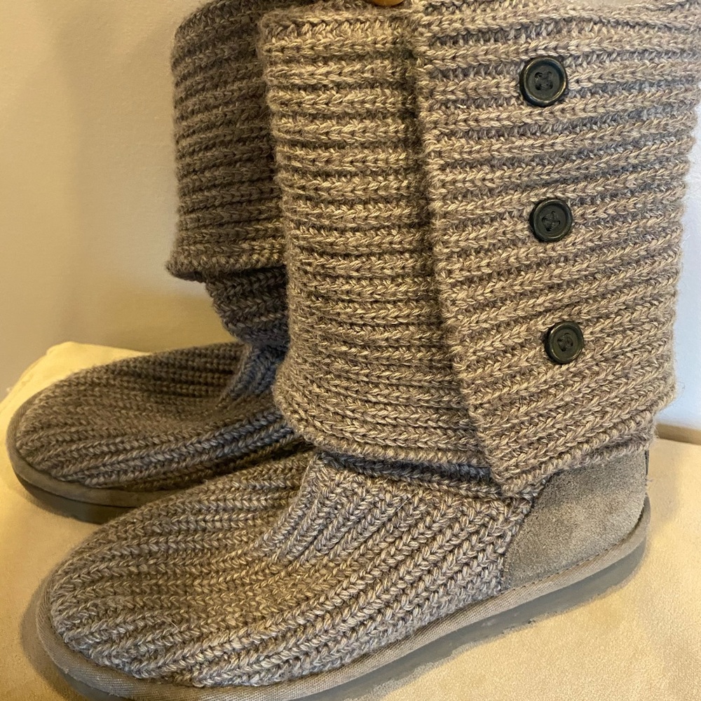 Gray Knit Uggs